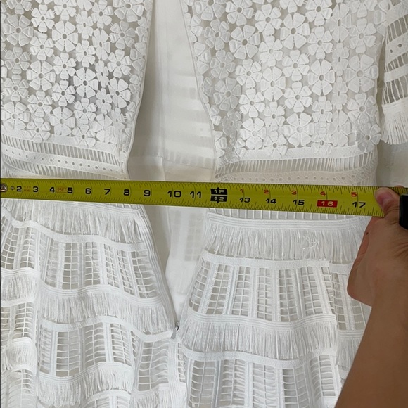 White blouse - Picture 8 of 9